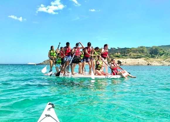Location de paddle géant, kayak et pédalo dans le Golfe de Saint Tropez Location de paddle géant, kayak et pédalo dans le Golfe de Saint Tropez