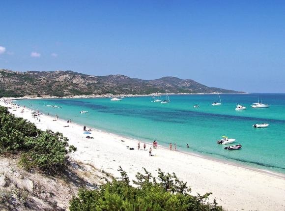 Profitez de nos activités nautiques sur la plage de Pampelonne, dans le Golfe de Saint Tropez Profitez de nos activités nautiques sur la plage de Pampelonne, dans le Golfe de Saint Tropez